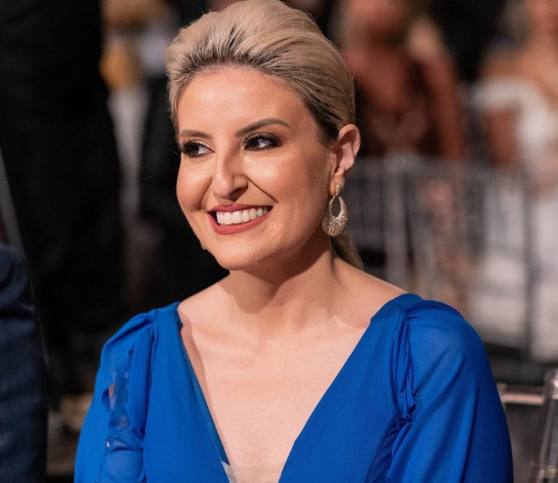 Dra. Cássia Taborda